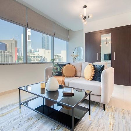 Unbeatable Rate Stylish 1Br With Balcony Near Metro By Deluxe Holiday Homes Dubai Exterior photo