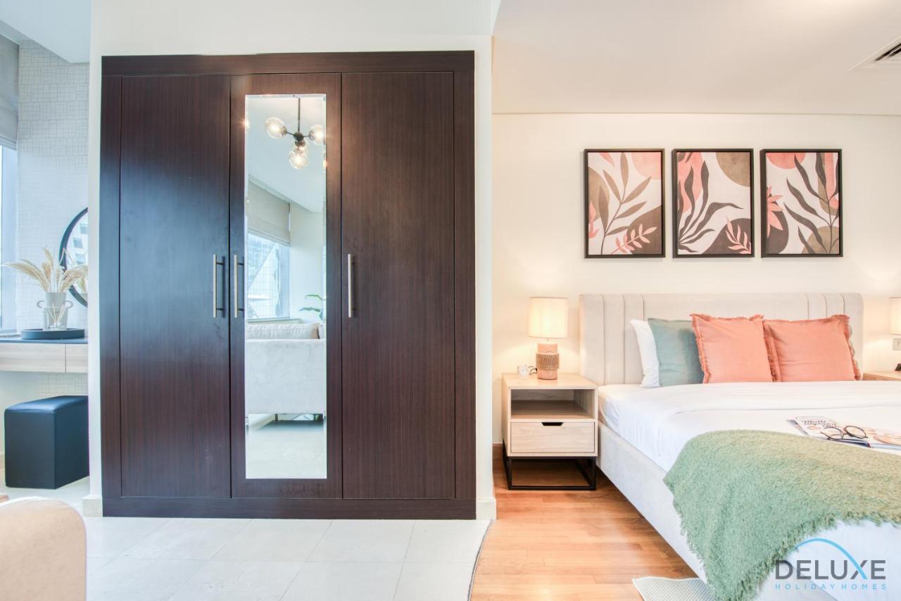 Unbeatable Rate Stylish 1Br With Balcony Near Metro By Deluxe Holiday Homes Dubai Exterior photo
