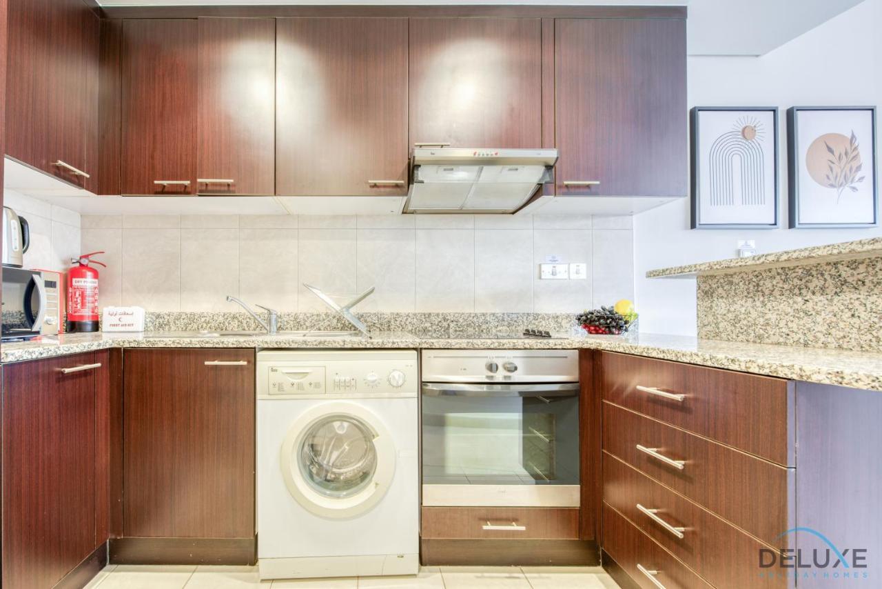 Unbeatable Rate Stylish 1Br With Balcony Near Metro By Deluxe Holiday Homes Dubai Exterior photo